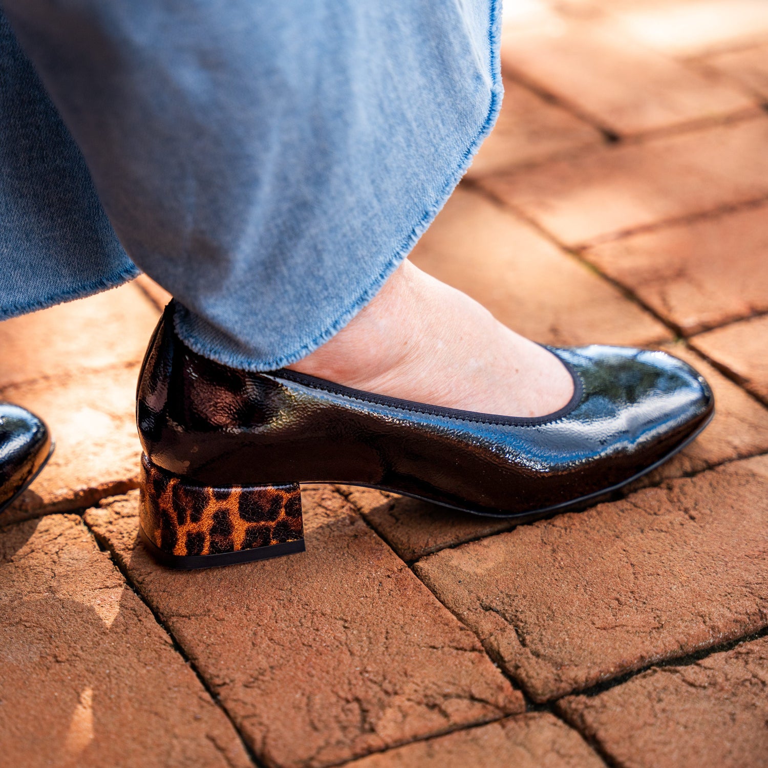 Shoes with arch support