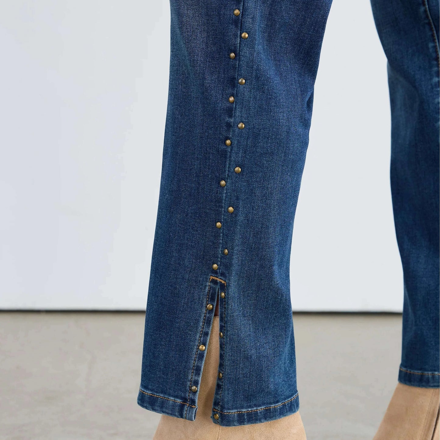 FDJ - Pull-On Straight Ankle Denim w Studs