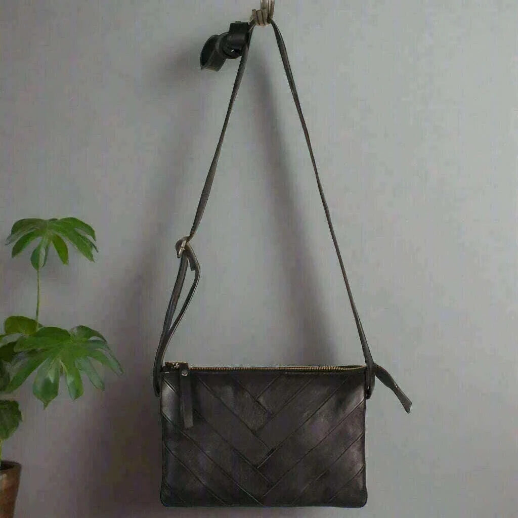 latico---sunny-crossbody-bag---blackaccessorieslatico-leatherplum-bottom-34085995