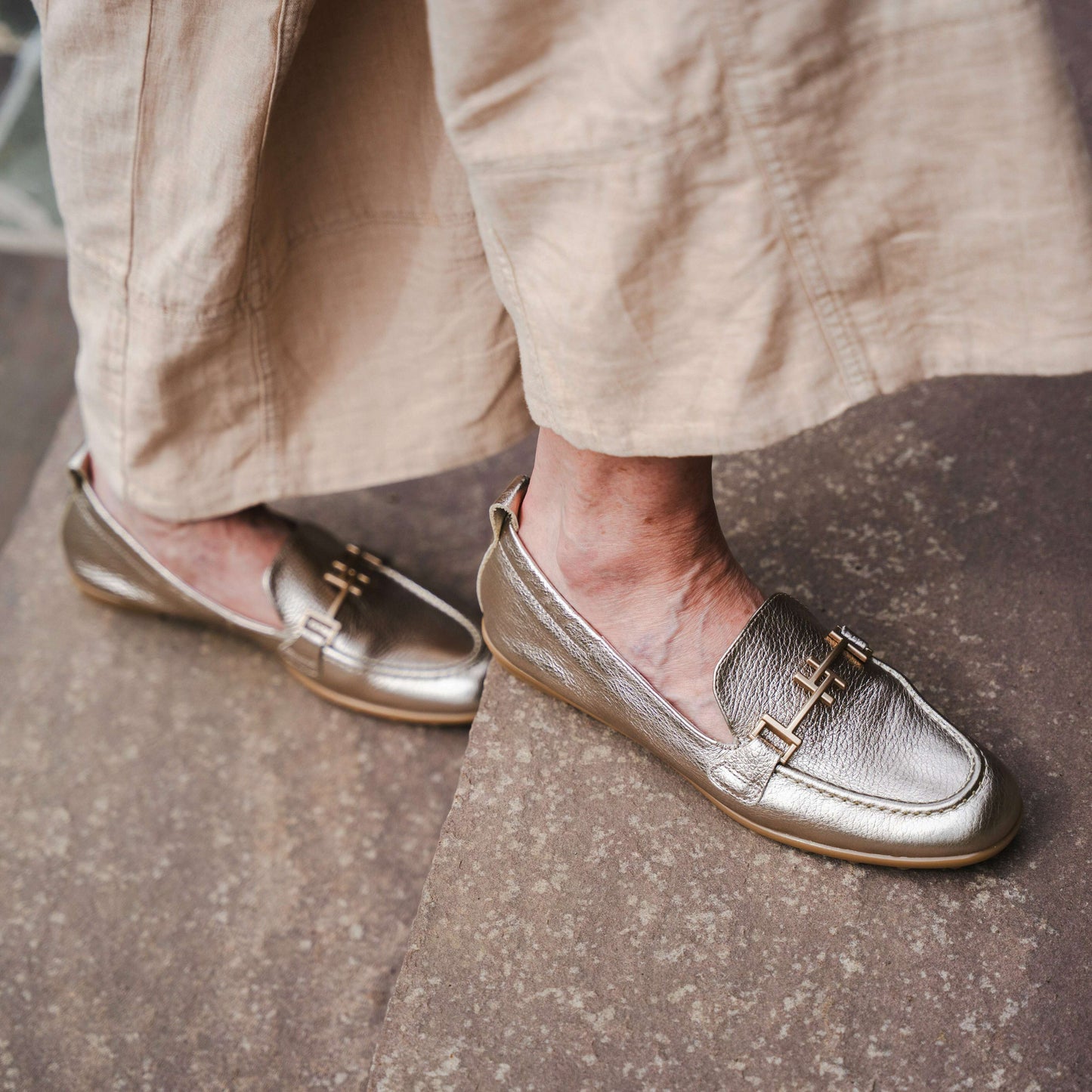 hispanitas---bombay-moccasin---metallicloafershispanitasplum-bottom-34463636