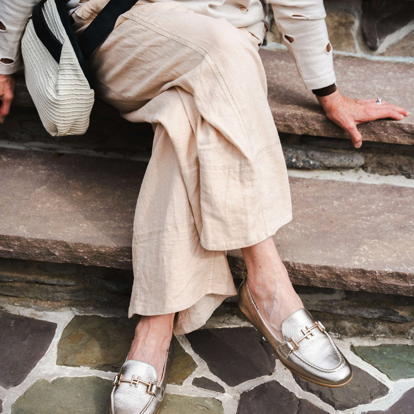 hispanitas---bombay-moccasin---metallicloafershispanitasplum-bottom-34463637