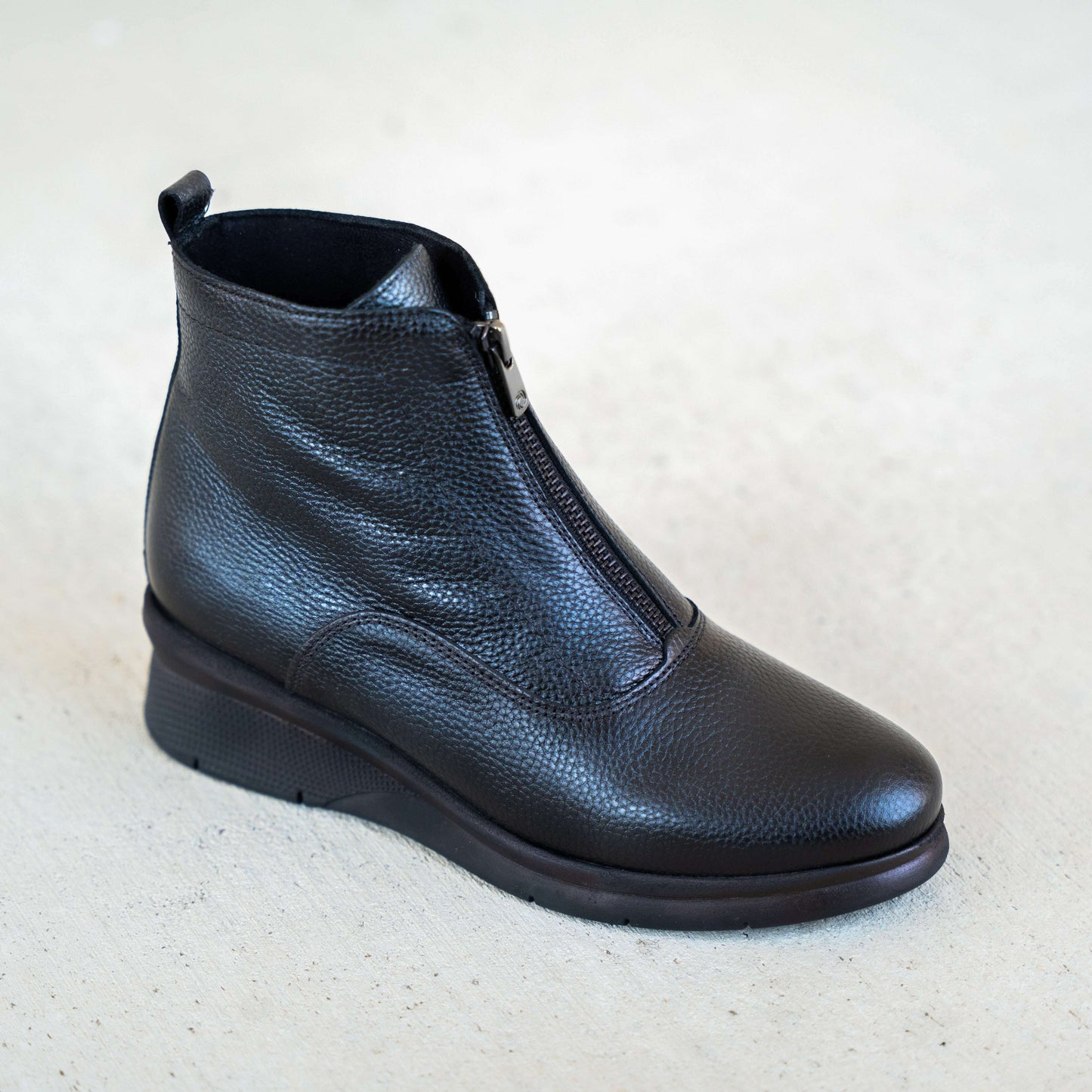 ERIC MICHAEL Mandy in Copper or Black