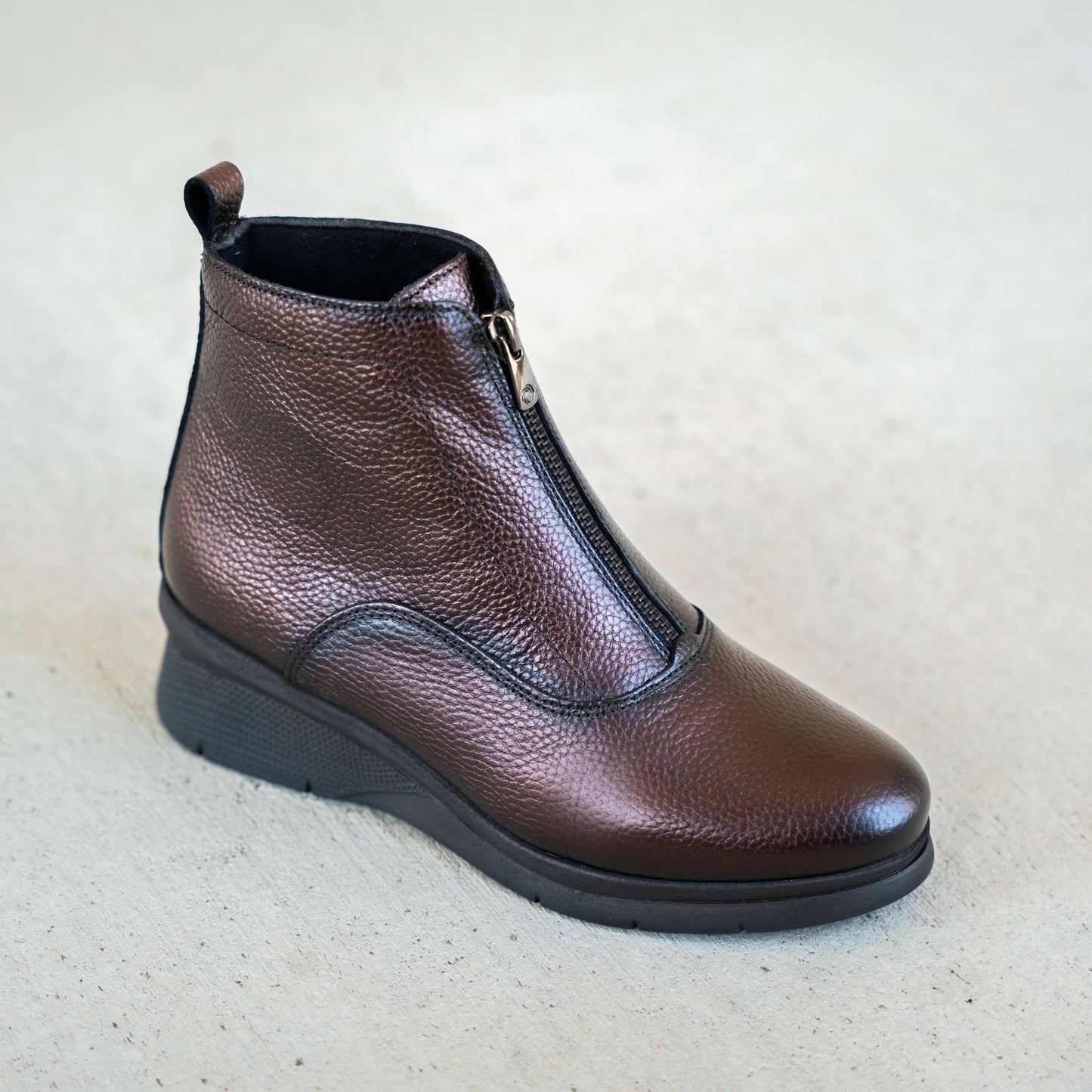 ERIC MICHAEL Mandy in Copper or Black