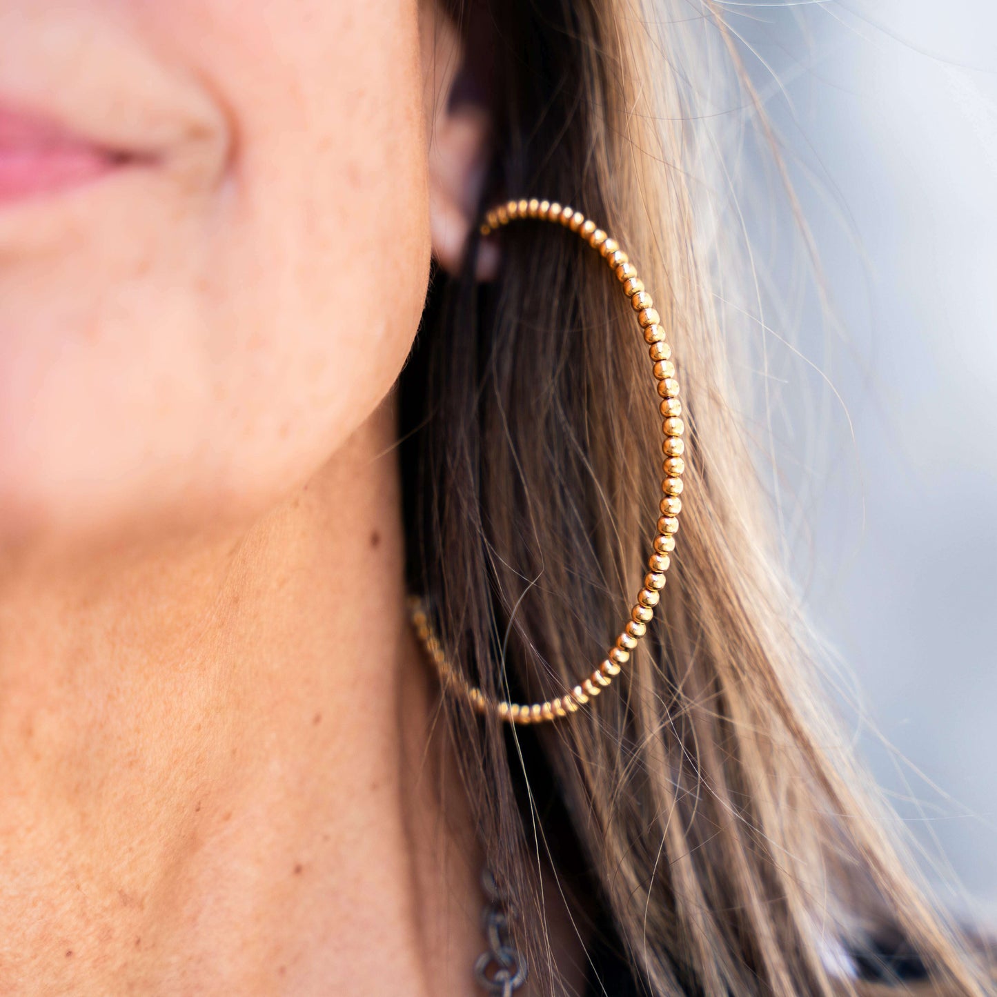 sahira---chelsea-beaded-hoop---goldaccessoriessahira-jewelryplum-bottom-34463934