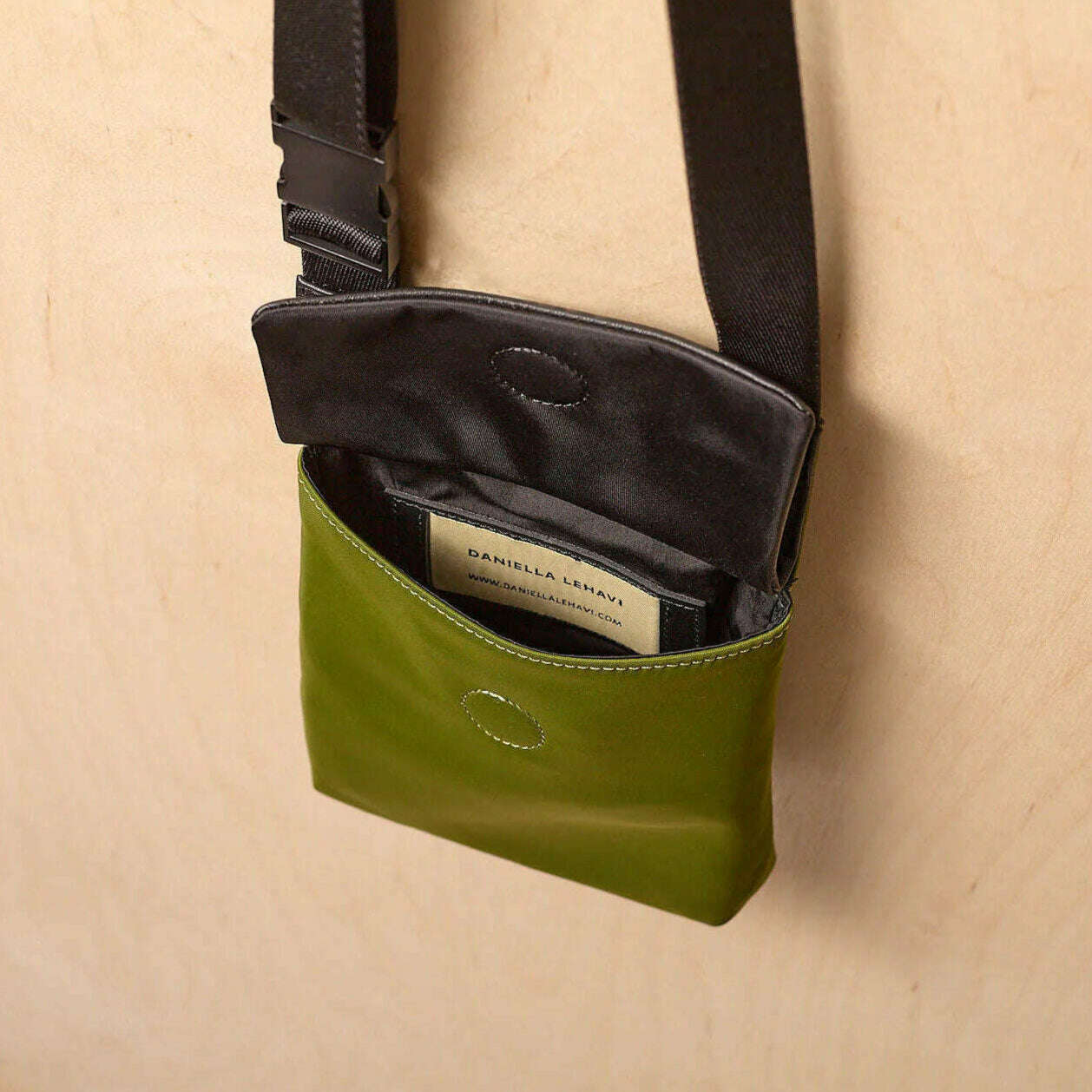 daniella-lehavi---porto-phone-pocket-bag---mossaccessoriesdaniella-lehaviplum-bottom-34270018