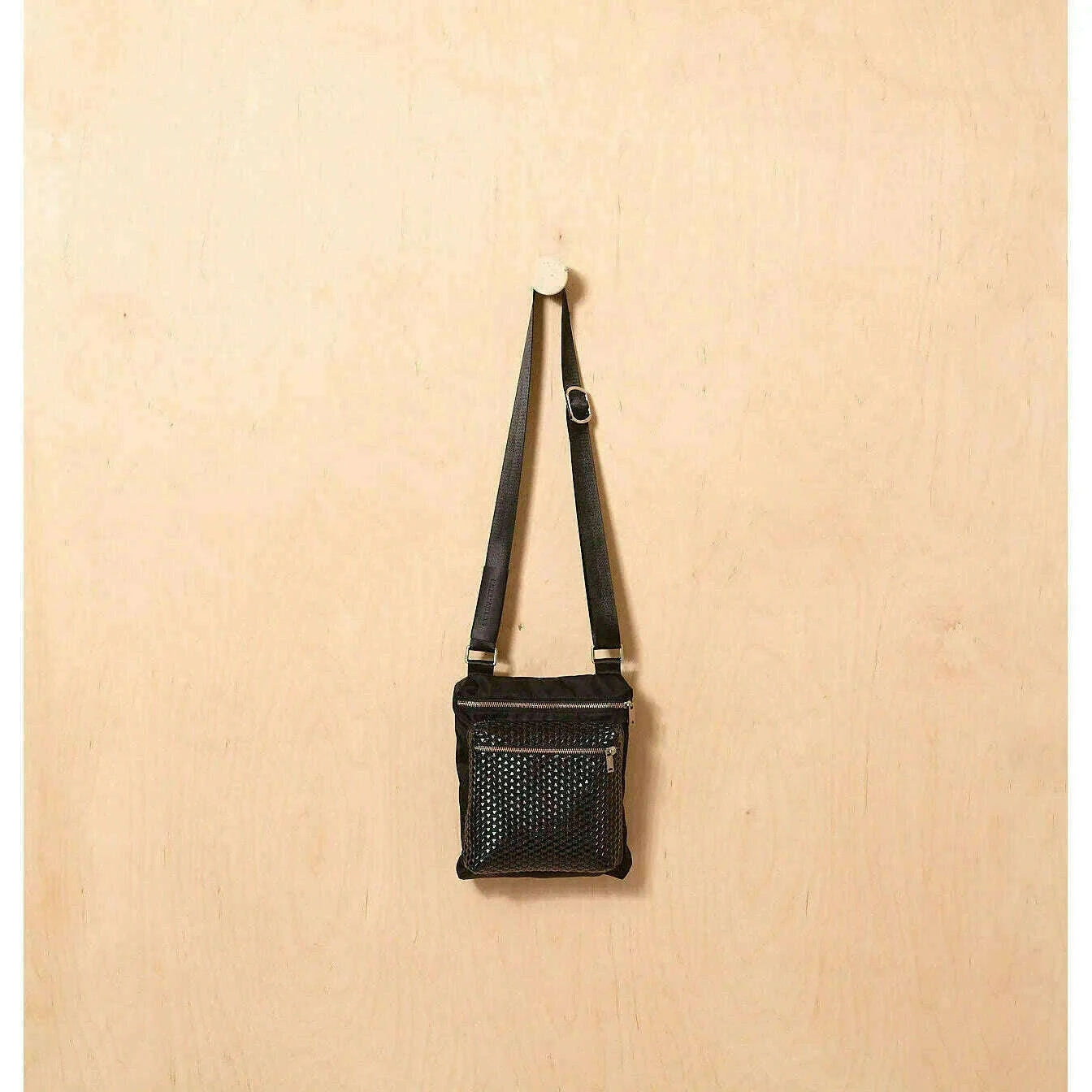 daniella-lehavi---liverpool-crossbody---3d-blackaccessoriesdaniella-lehaviplum-bottom-34463631