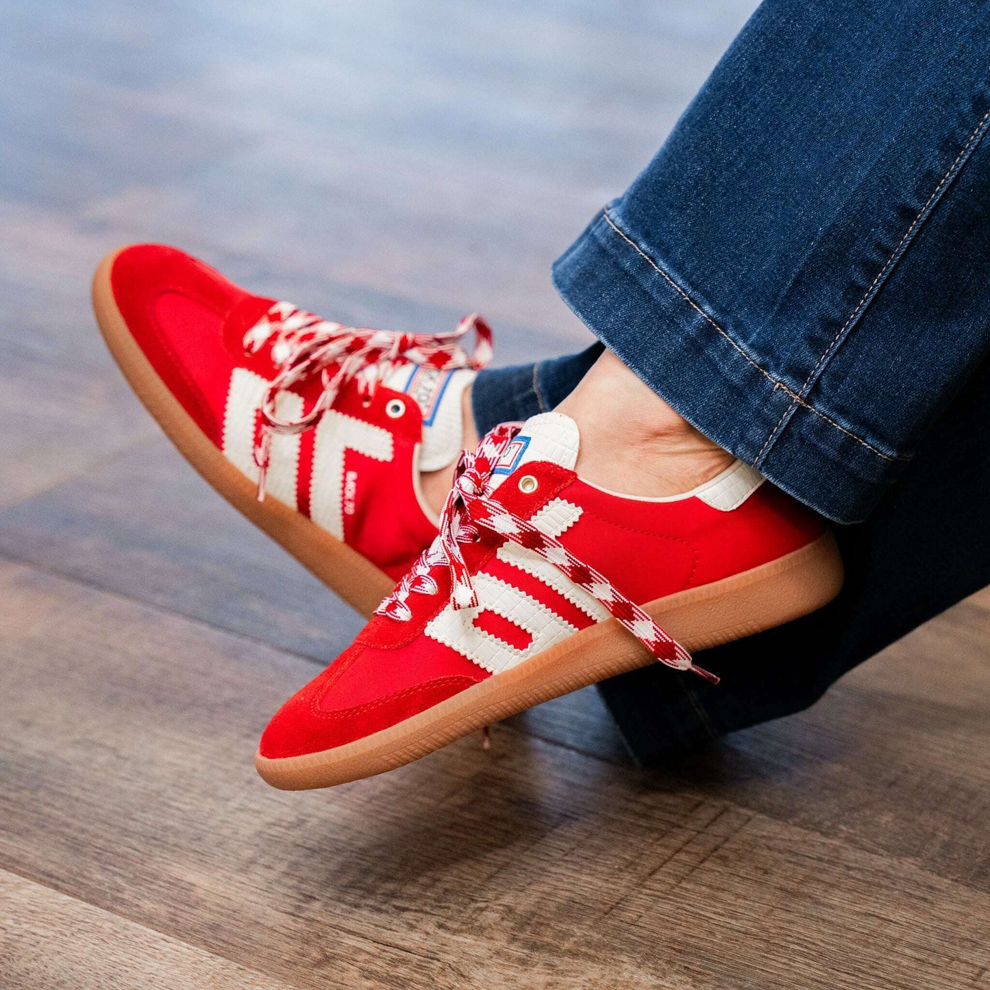 BACK 70 - Ghost in red, Sneakers, BACK 70, Plum Bottom