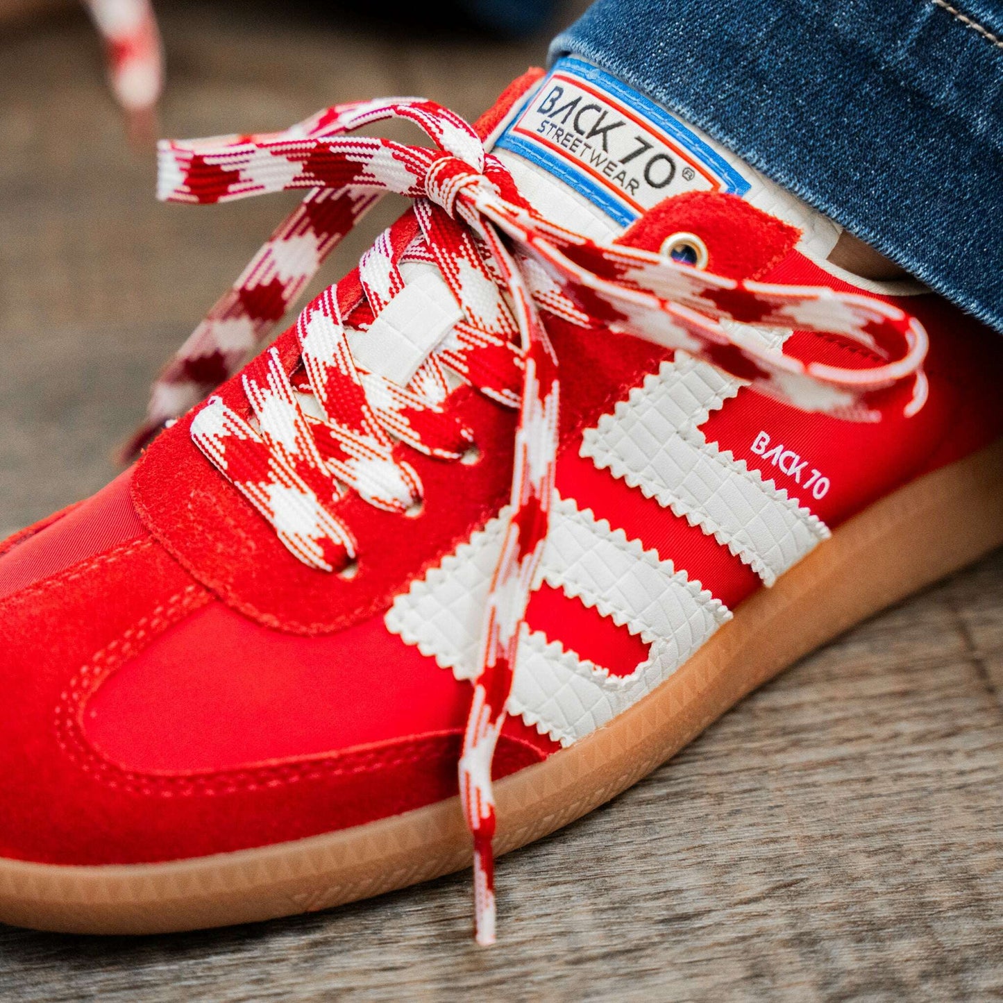 BACK 70 - Ghost in red, Sneakers, BACK 70, Plum Bottom
