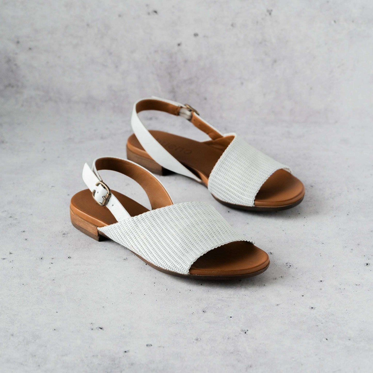 Bueno - Tiffany - Black, White or Shell Coral, Sandals, Bueno, Plum Bottom