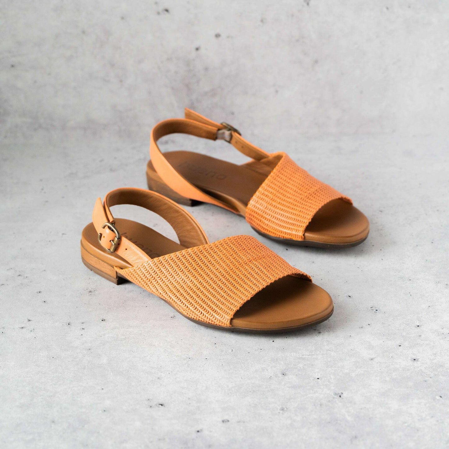Bueno - Tiffany - Black, White or Shell Coral, Sandals, Bueno, Plum Bottom