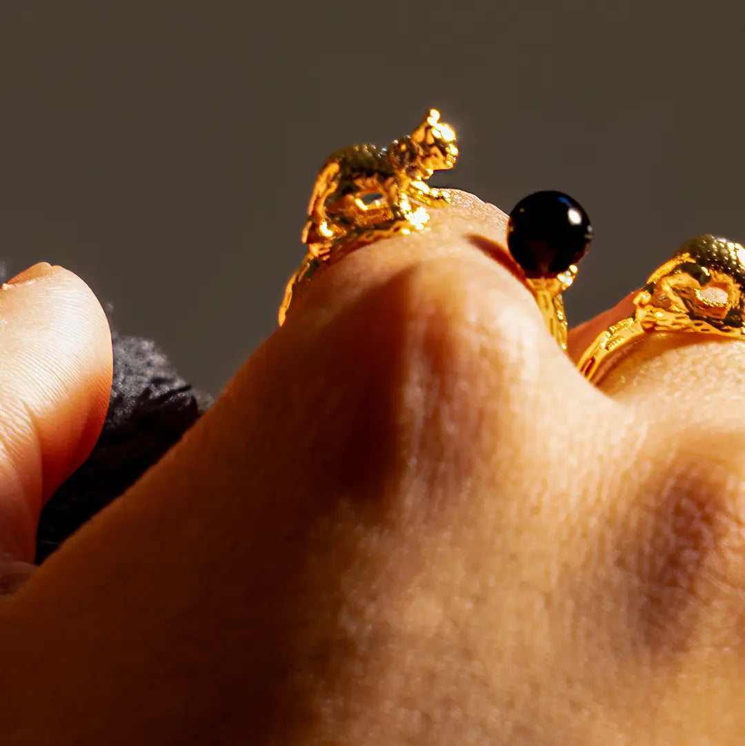 PETER & JUNE Cat's Cradle Ring
