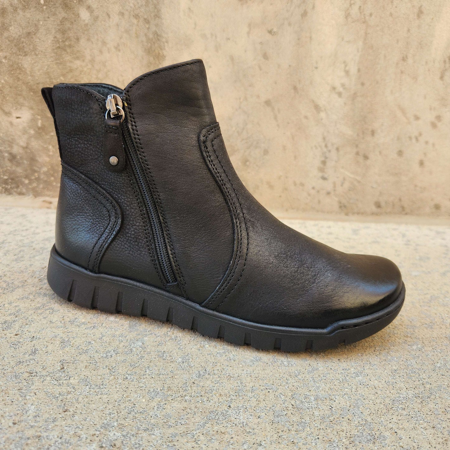 Eric Michael - Erie, Boot, Eric Michael, Plum Bottom