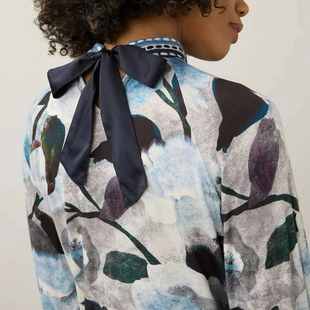 FDJ Bow Back Neck Top Blue De Winter Floral