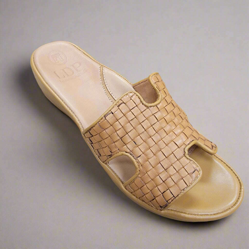 L'AMOUR DES PIEDS - Cusaro - Lioness Burnished Kidskin, Sandals, L'amour Des Pieds, Plum Bottom