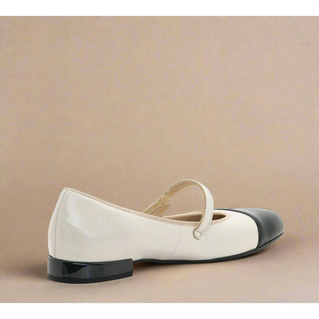 ARA - Sapphire, Flats, Ara, Plum Bottom