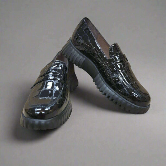 wonders-a-4402---black-crocco-patentloaferswondersplum-bottom-34270027