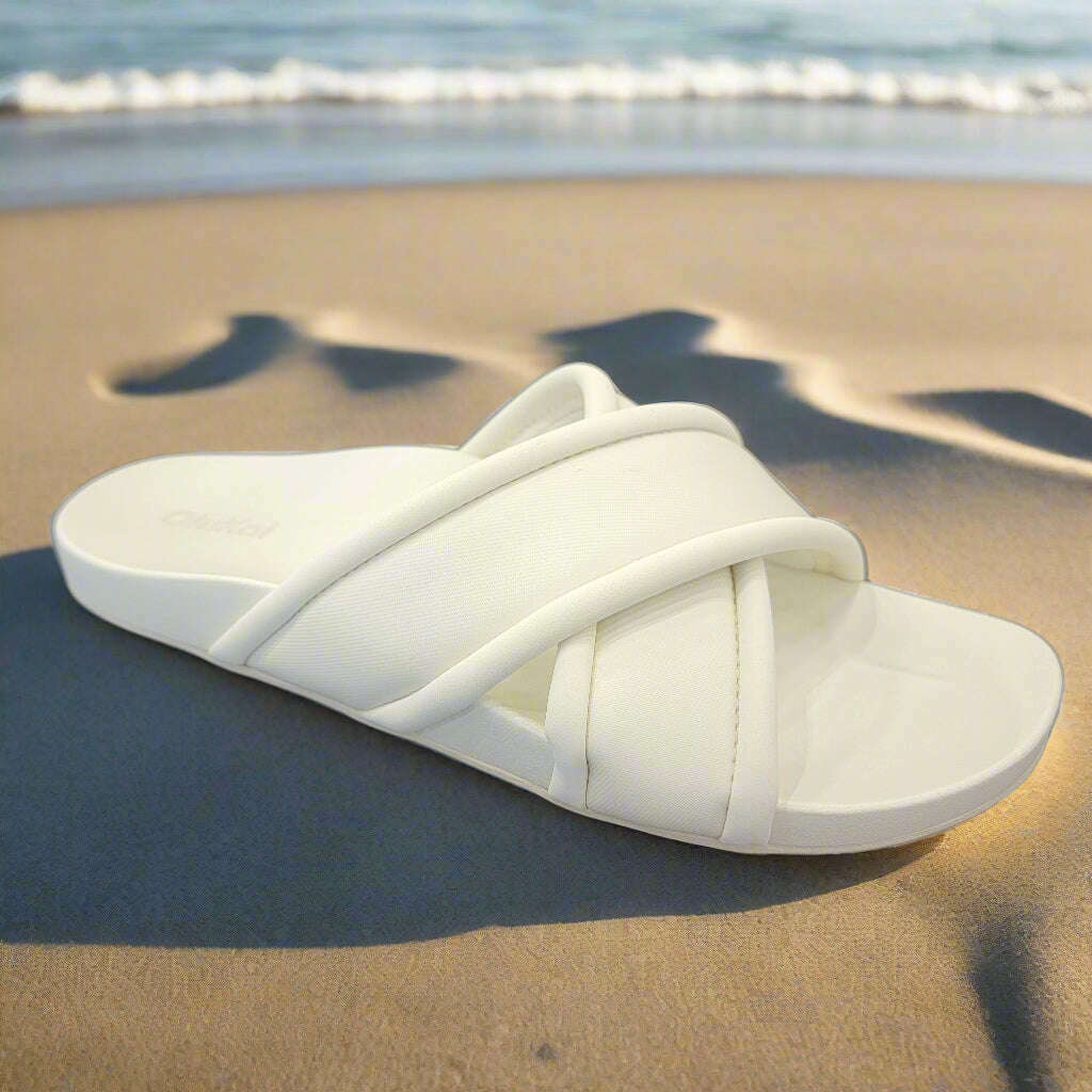 olukai---ani---white-sandsandalsolukaiplum-bottom-33822693