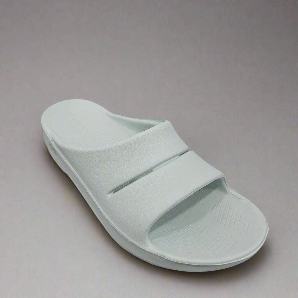 oofos---ooahh---mistshoesoofosplum-bottom-34463778