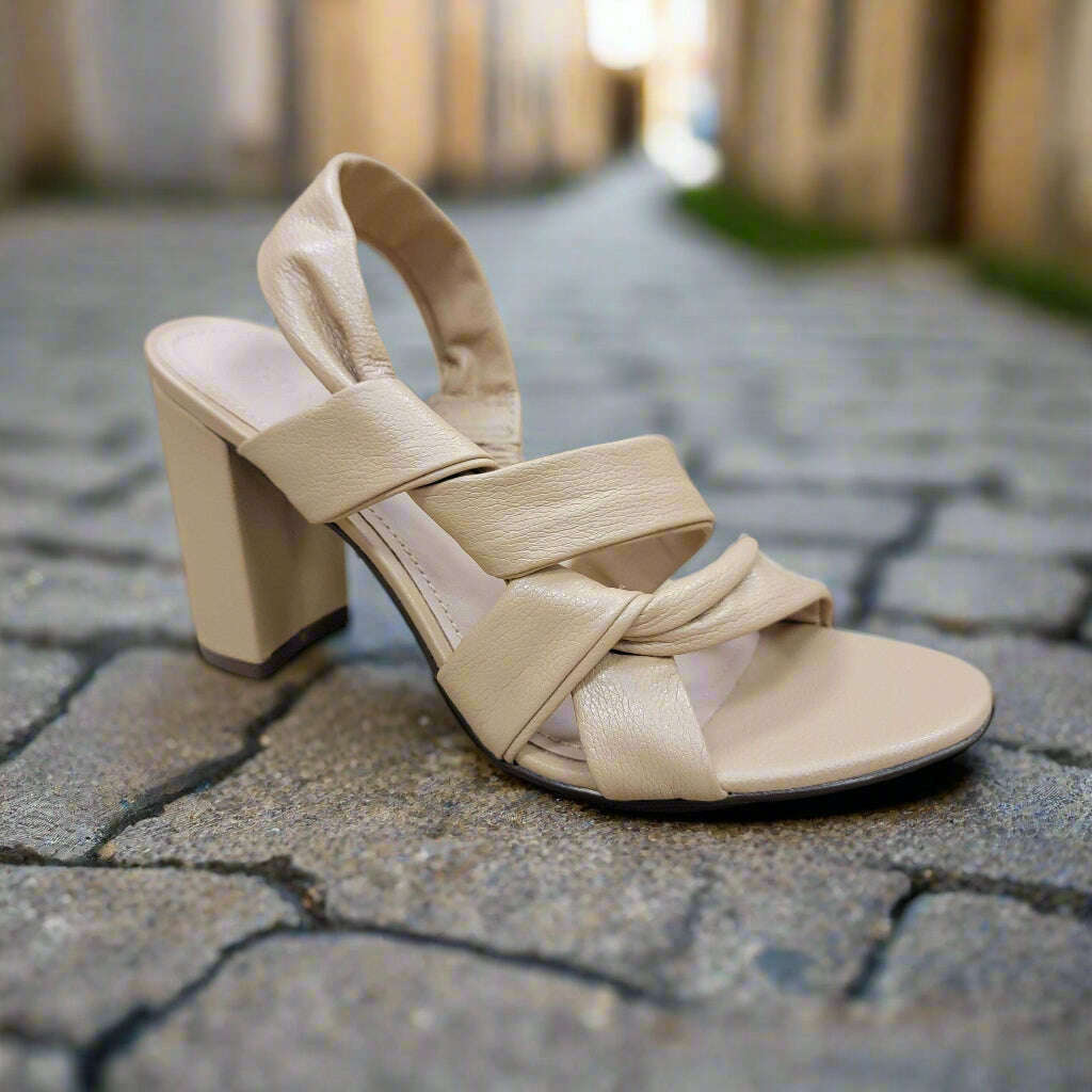 koko-palenki---brandy---beige-leatherpumpskoko-palenkiplum-bottom-34464336