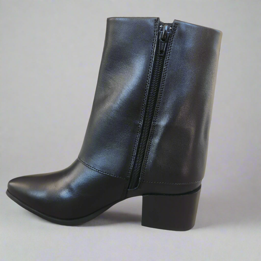 CHOCOLAT BLU Leeza in black or brown