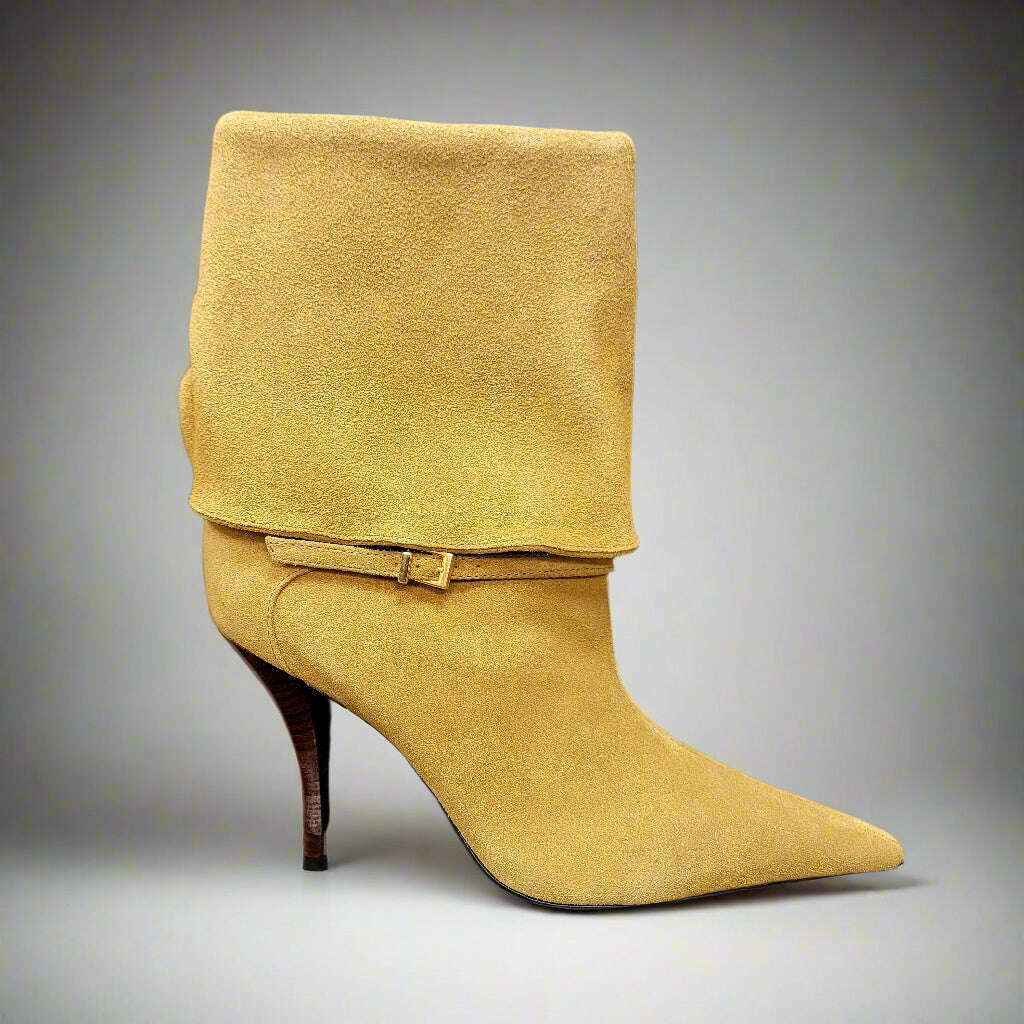 schutz-rudy-buckle-in-dried-pistachioshoesschutzplum-bottom-34471647