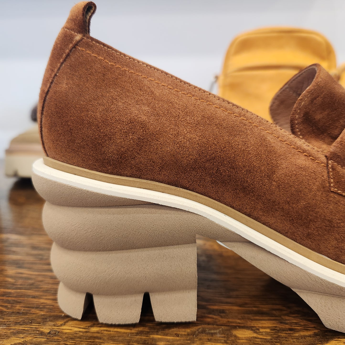 EZZIO - 53043 - Brown Suede Heeled Loafer