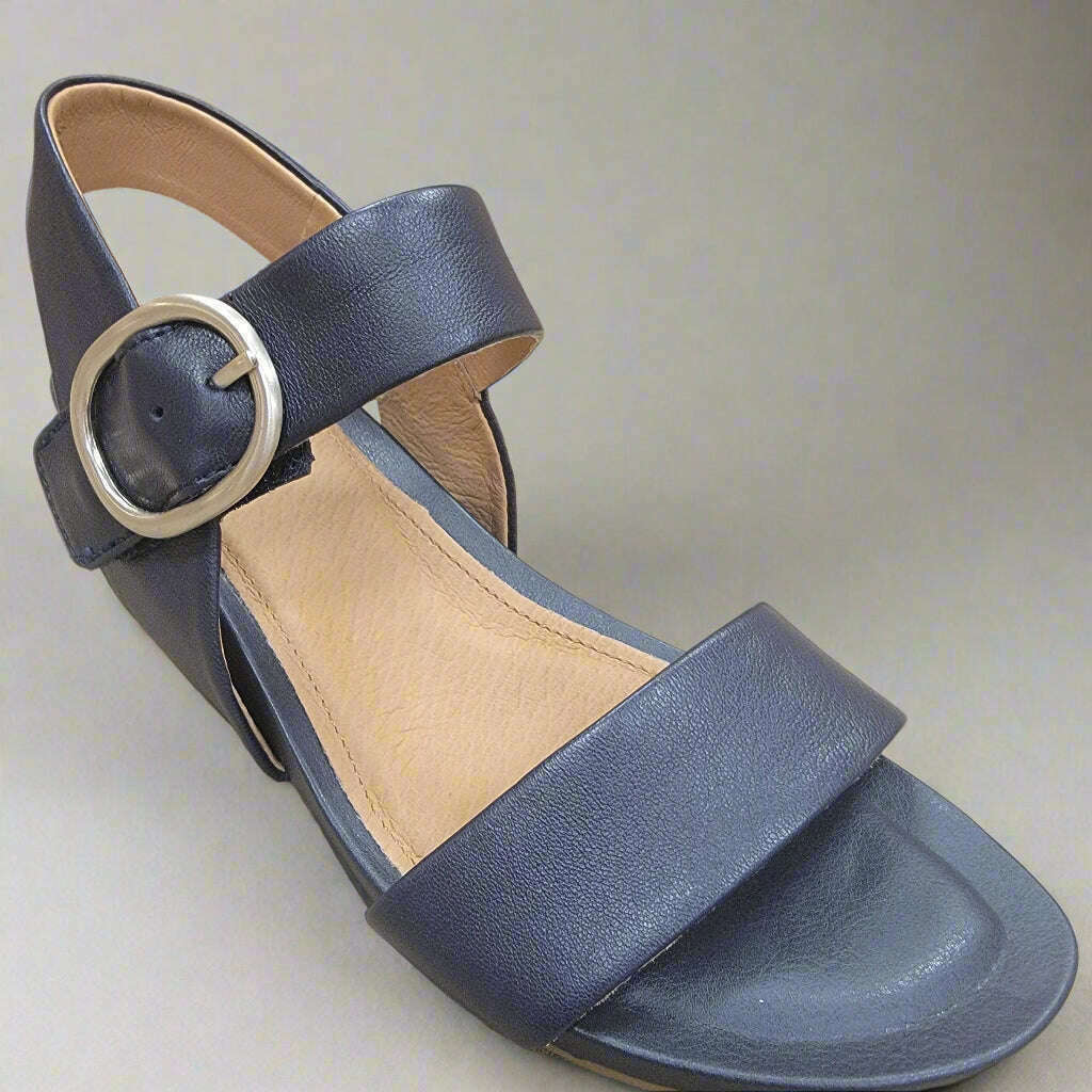 sofft---vaya---navy-luggagesandalssofftplum-bottom-34269860