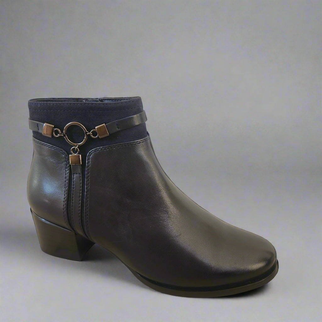 REGARDE Jolene-29 in black and navy