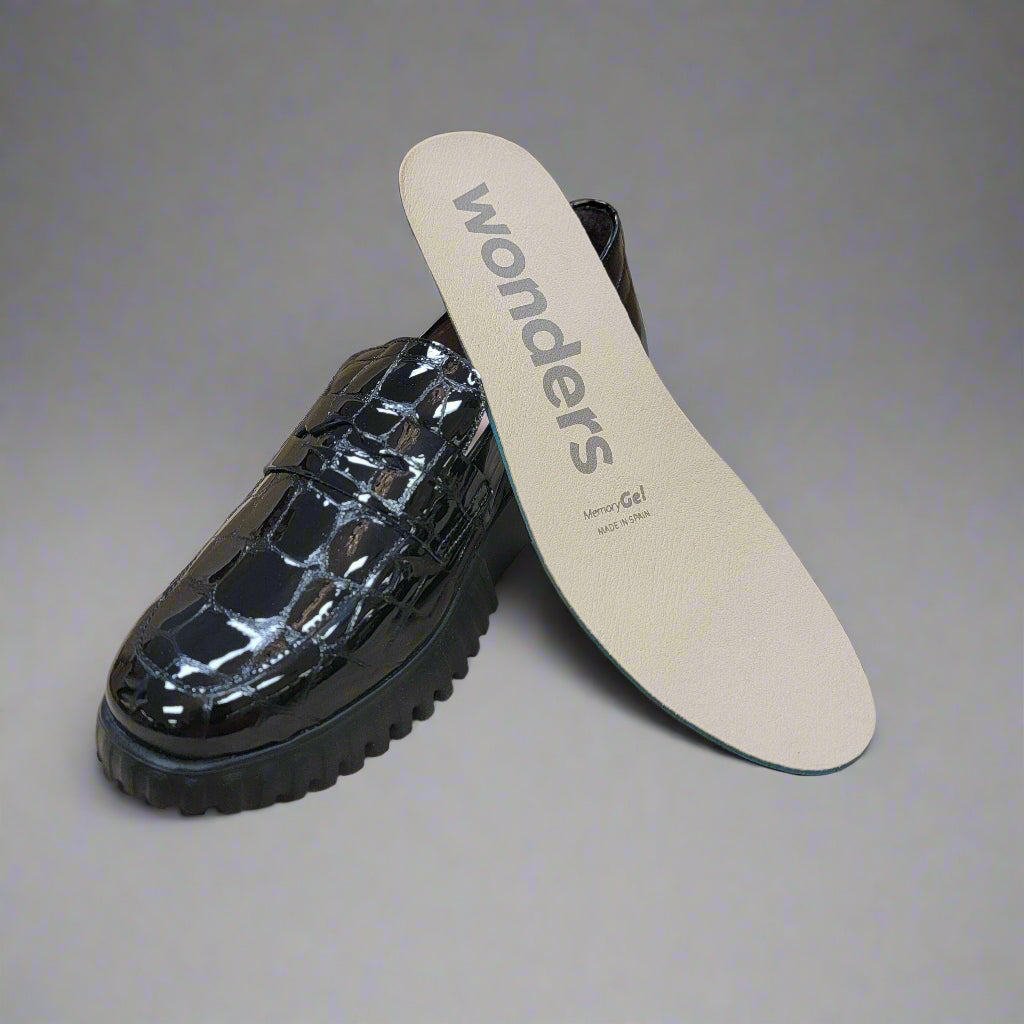 wonders-a-4402---black-crocco-patentloaferswondersplum-bottom-34270030