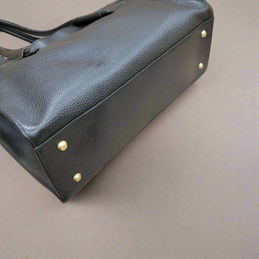 arcadia---3418-sophie-large-tote---blackhandbagsarcadiaplum-bottom-33605329