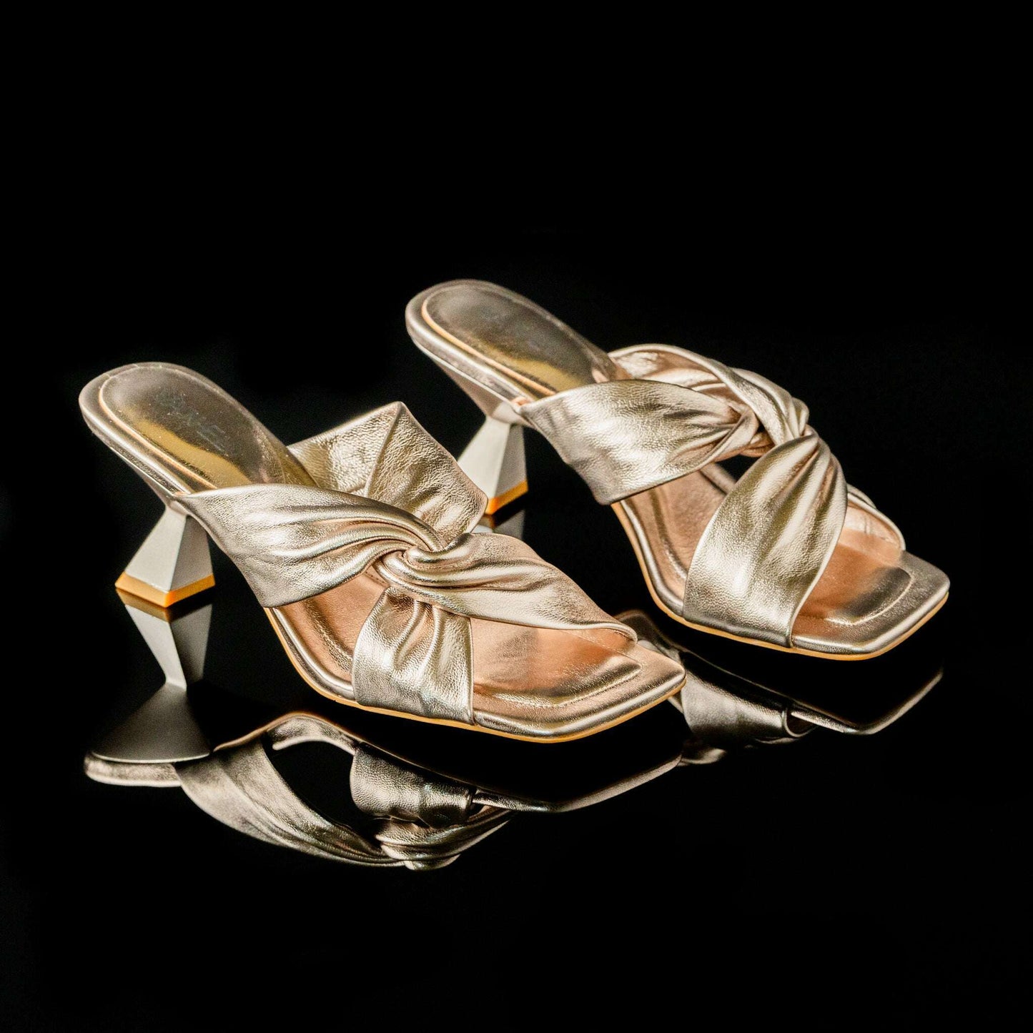 VANELi - Taber - Black or Shell, Sandals, Van Eli, Plum Bottom