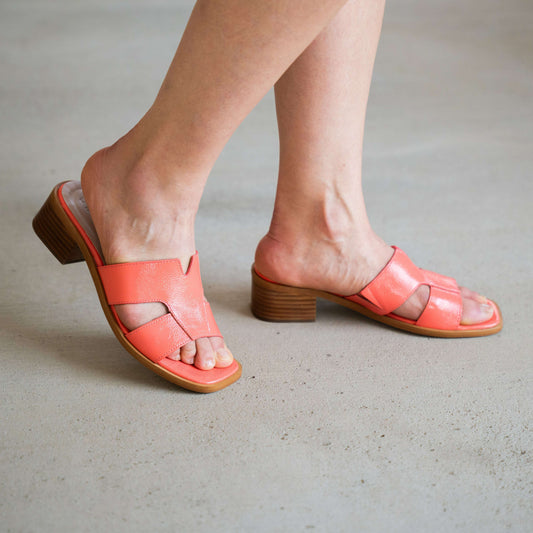 wonders---d-1120---coral-patent-off-white-patentsandalswondersplum-bottom-33550366
