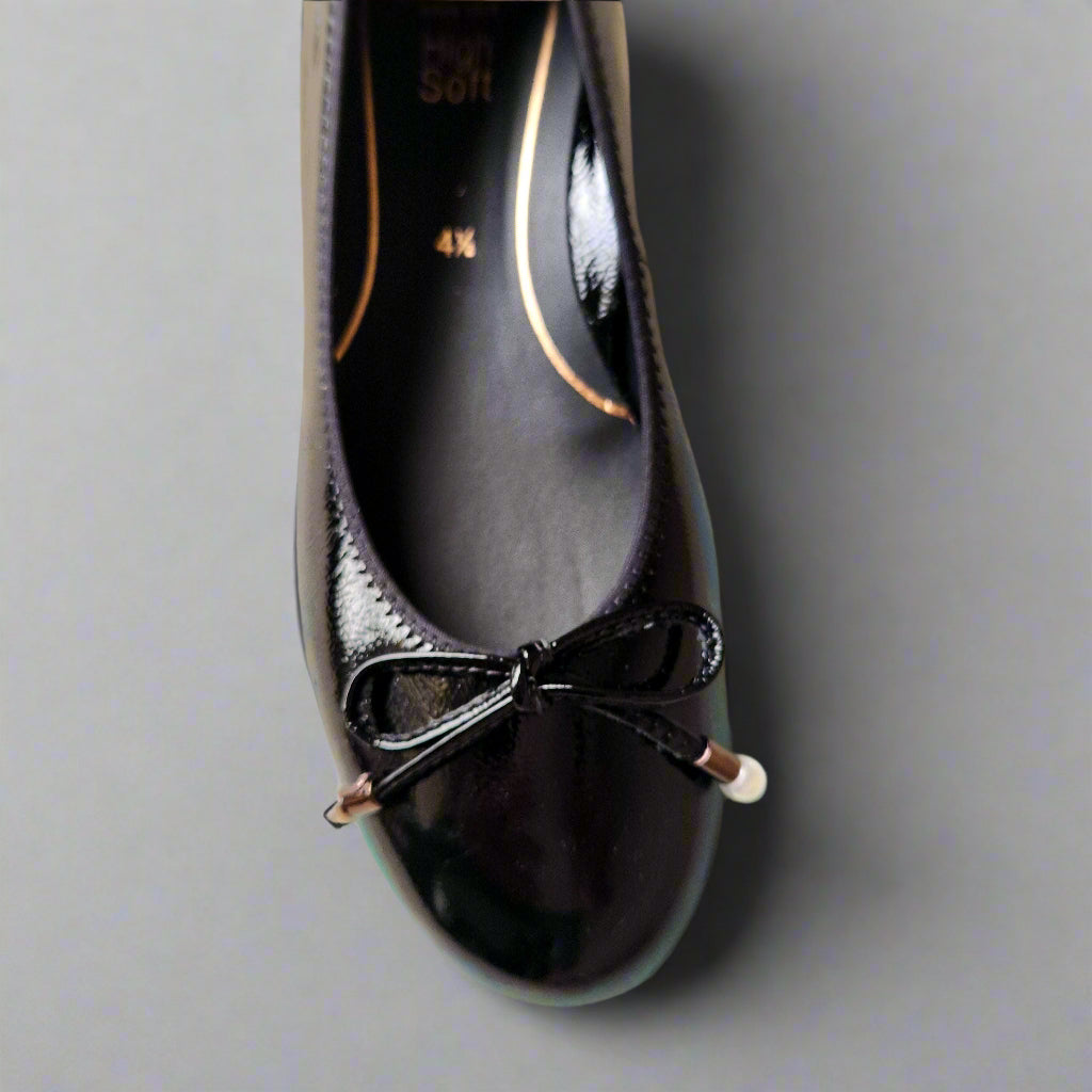 Ara - Scout, Flat, Ara, Plum Bottom