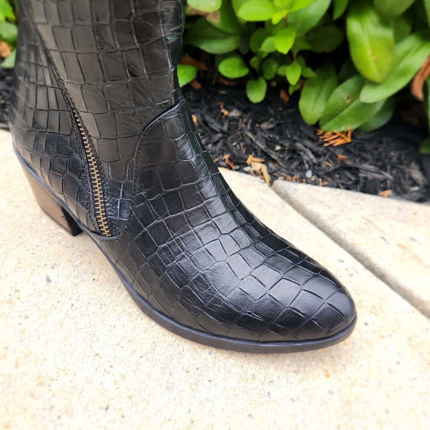 Bueno - Camille, Boots, Bueno, Plum Bottom