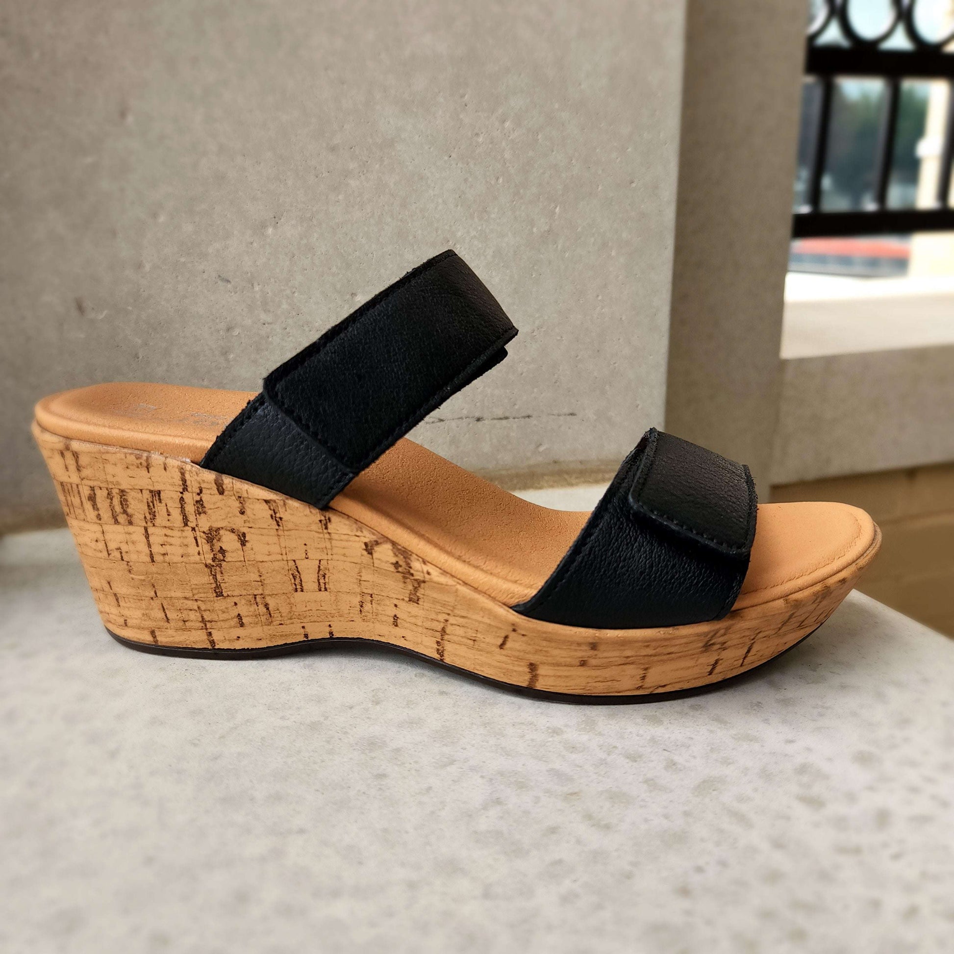 Naot - Caveran Resort Wedge, Sandals, Yaleet, Plum Bottom