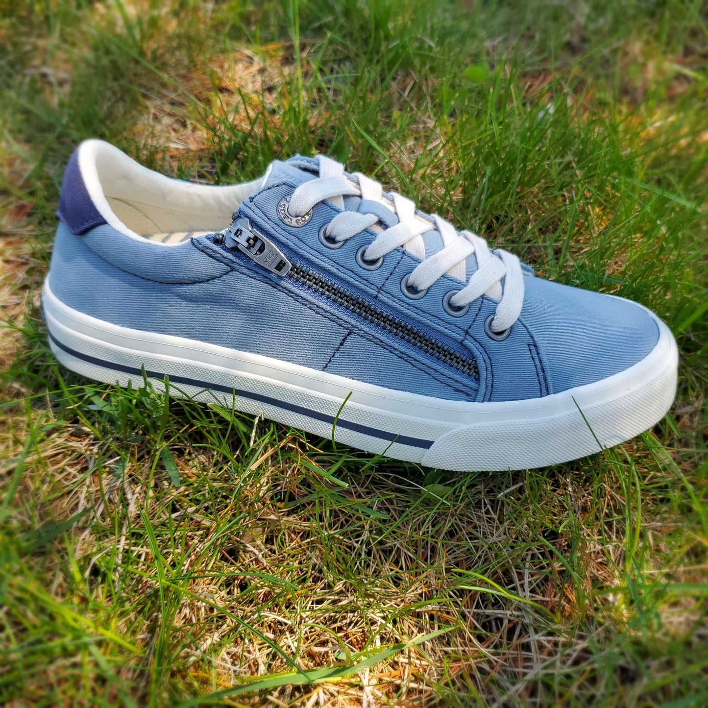 Taos - Z Soul Canvas Sneaker, SHOES, TAOS, Plum Bottom