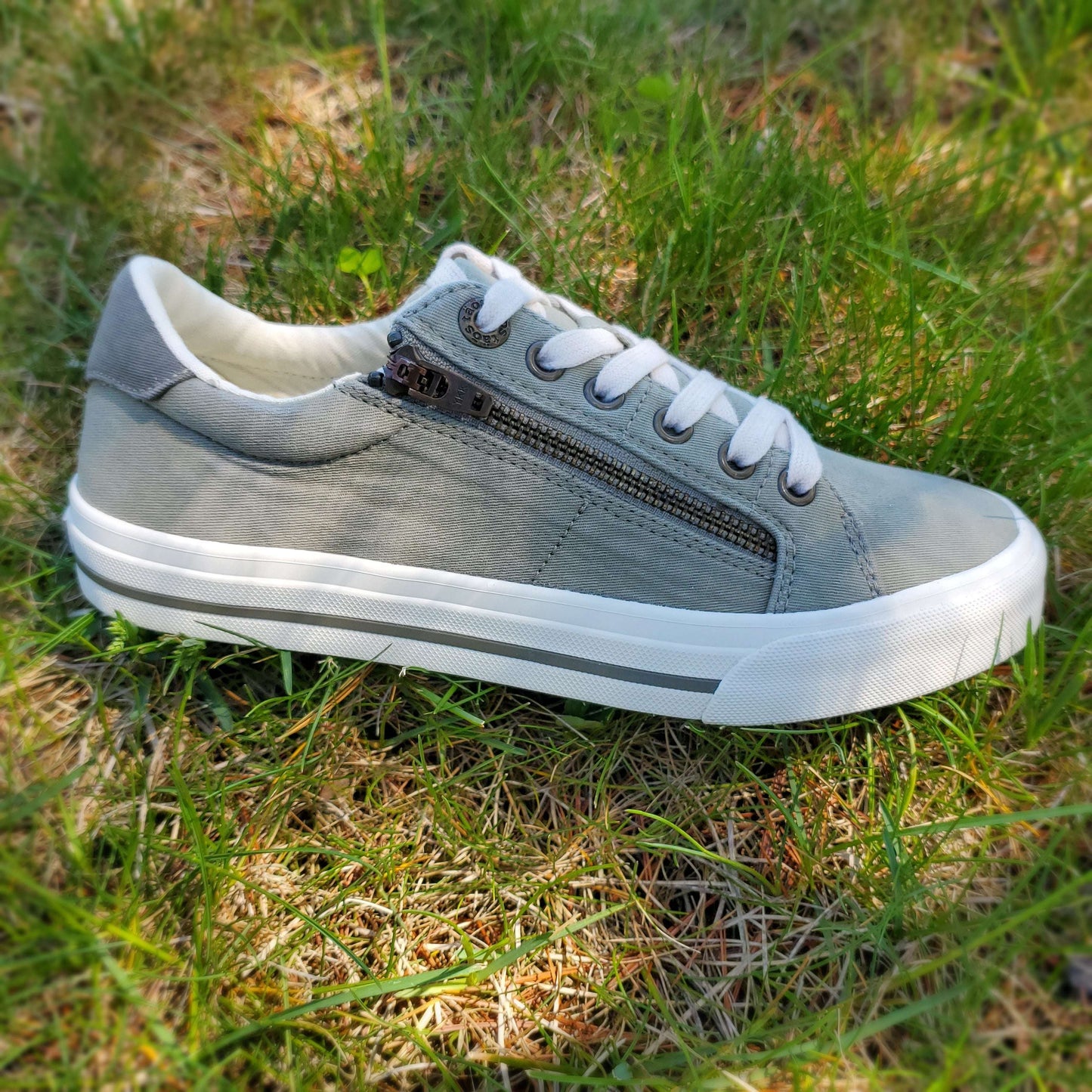 Taos - Z Soul Canvas Sneaker, SHOES, TAOS, Plum Bottom