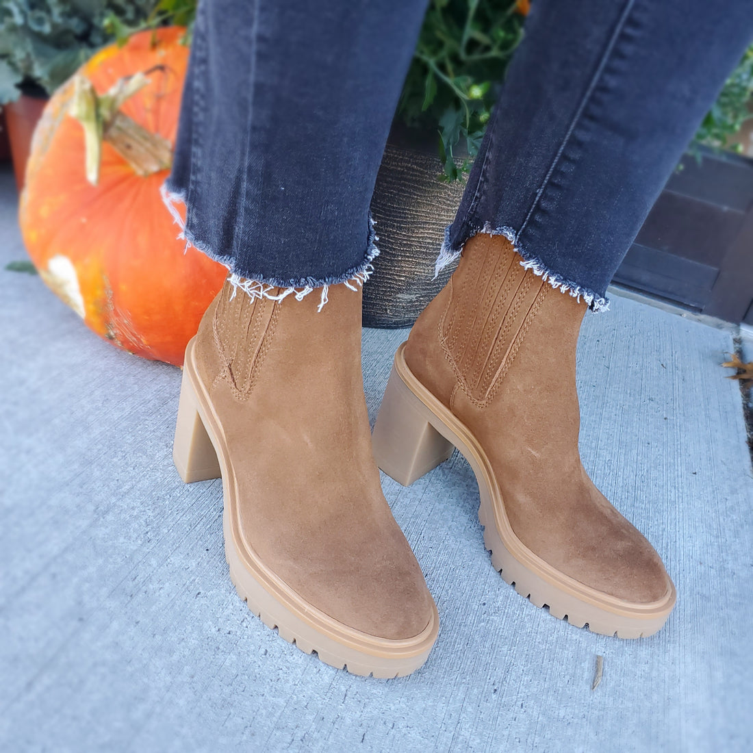 Water-resistant vs. waterproof shoes and boots, plum-bottom