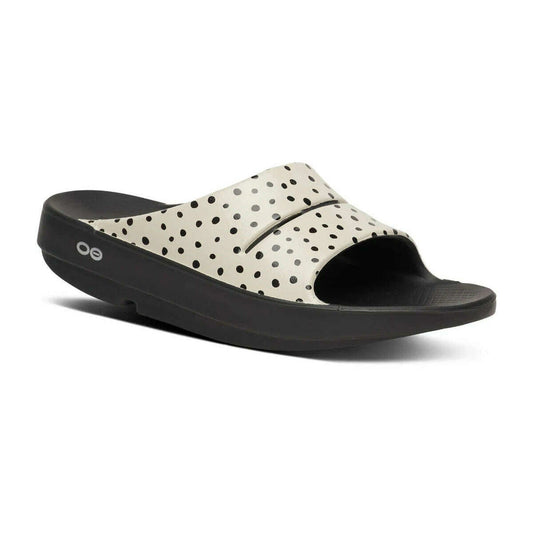 oofos-ooahh-limited-slide--pebbleshoesoofosplum-bottom-35932900