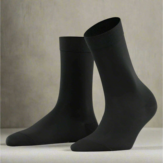 falke-cotton-touch-blacksocksfalkeplum-bottom-34086575