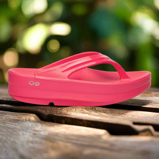 oofos-oomega---oolala-in-neon-berrysandalsoofosplum-bottom-33653080