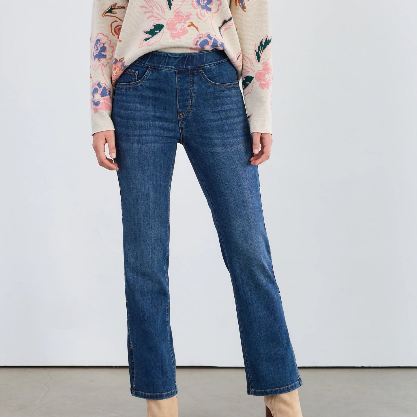 FDJ - Pull-On Straight Ankle Denim w Studs