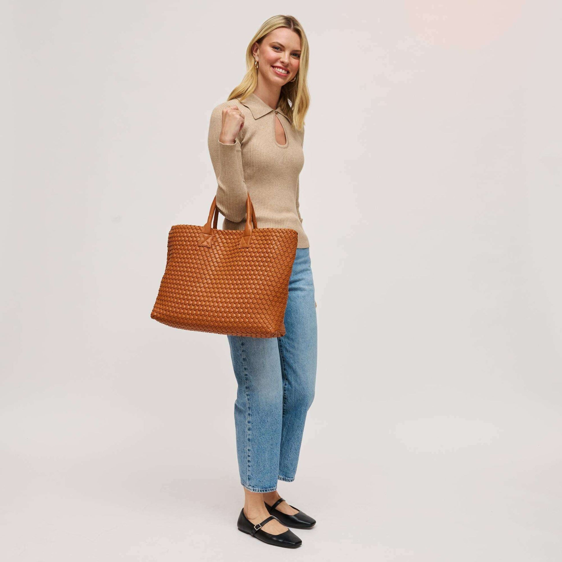 urban-expressions-ithaca-woven-vegan-leather-tote-tanhandbagsurban-expressionsplum-bottom-35644846