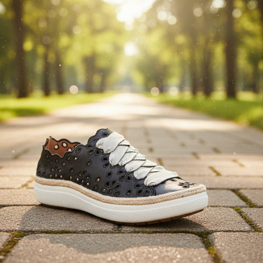 AETREX Charlotte Sneaker
