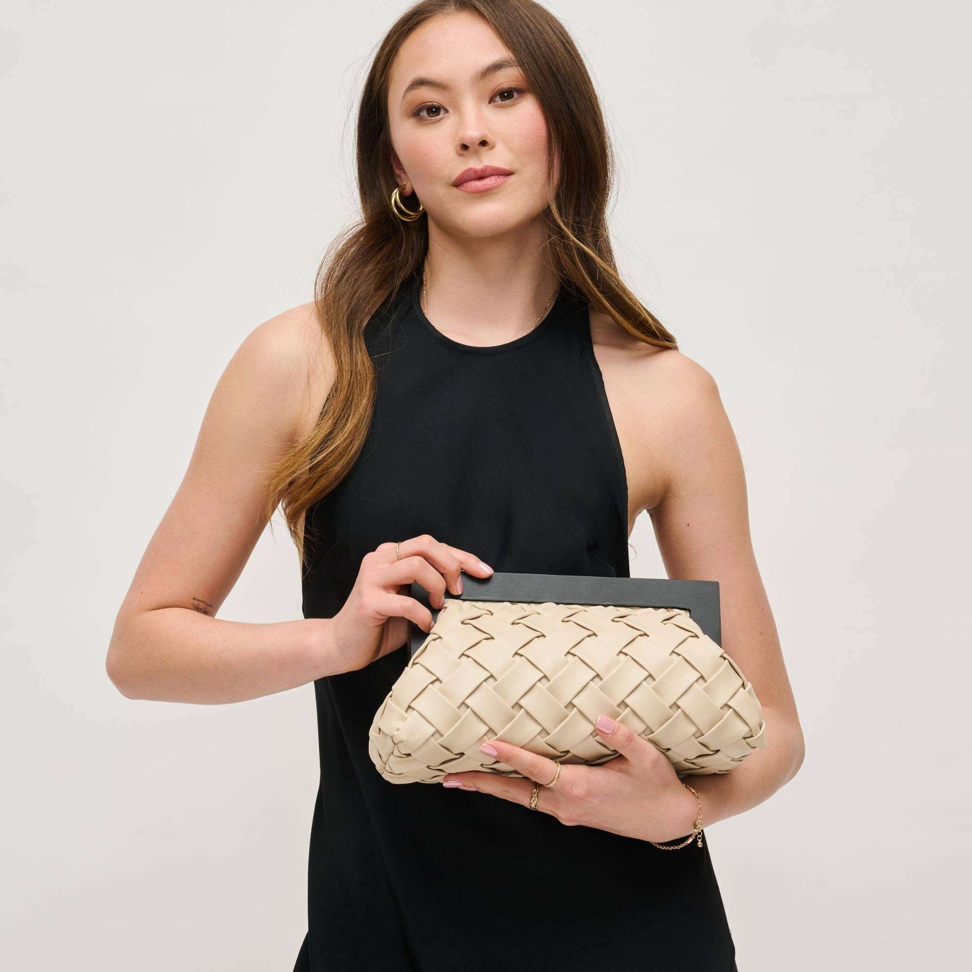 urban-expressions-jamie-woven-wooden-frame-clutch-ivoryhandbagsurban-expressionsplum-bottom-35644859