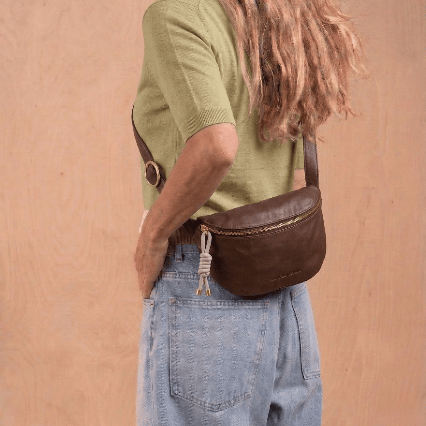 daniella-lehavi-rustic-ring-belt-bag--chocolateaccessoriesdaniella-lehaviplum-bottom-35925003