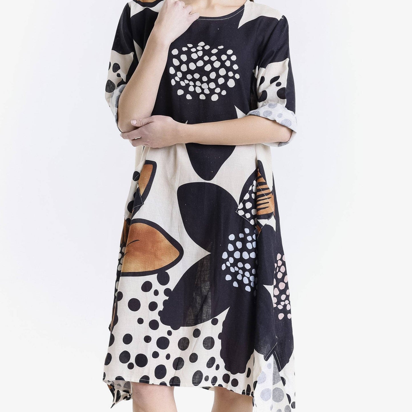 [TINA Stephens Italy/Tees By Tina - April Large Flower Pocket Dress (DSS165L): 095 Black/Brown / One Size], [Dresses], [TINA Stephens Italy/Tees By Tina], [Plum Bottom].