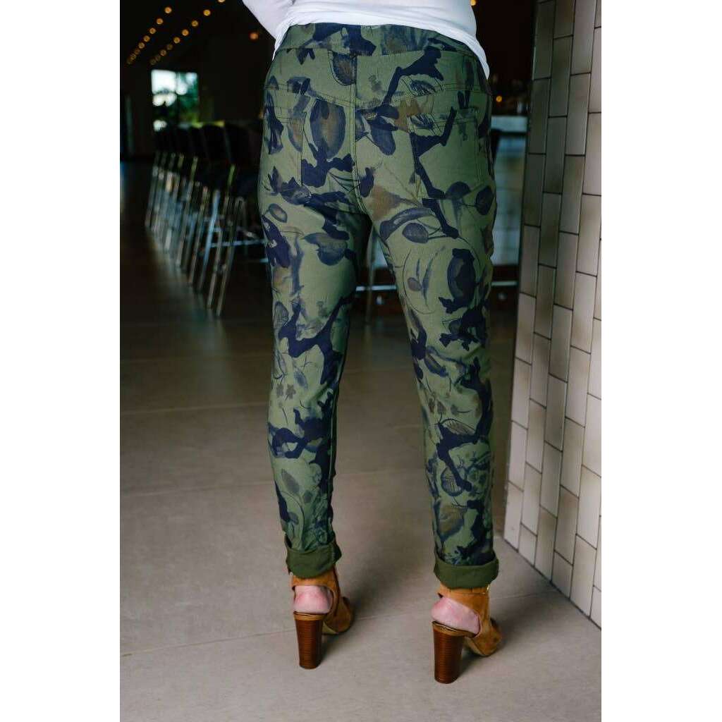 tina-stephens-italytees-by-tina---mya-abstract-leaf-pant-pl175l-250-beigepantstina-stephens-italytees-by-tinaplum-bottom-35913981