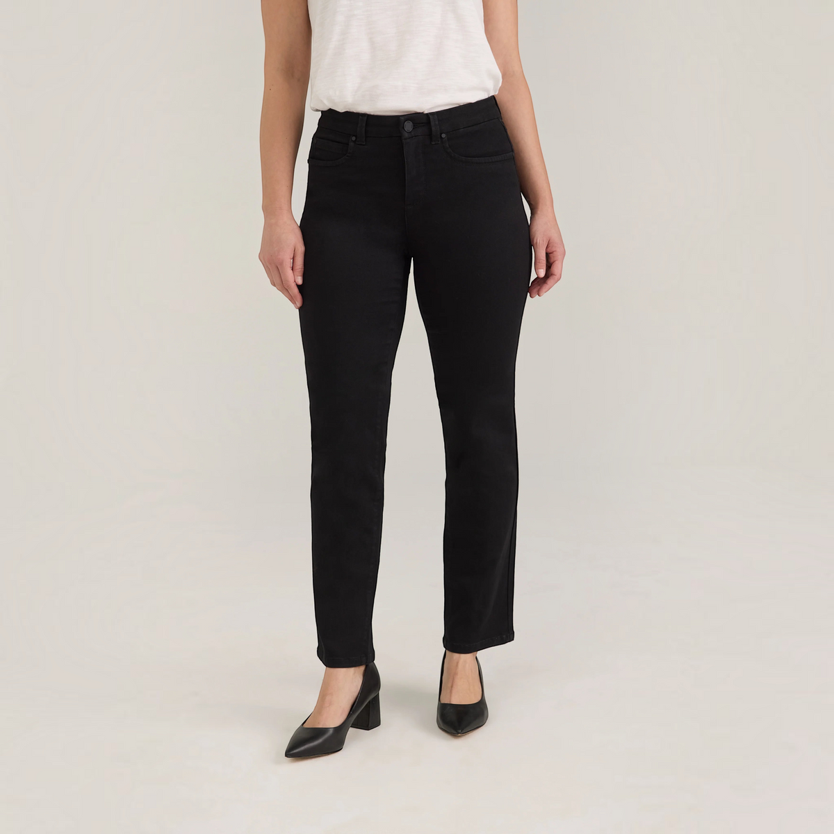 Plum Bottom FDJ Olivia petite straight leg jeans in black onyx denim with a mid-rise fit and classic pocket design.