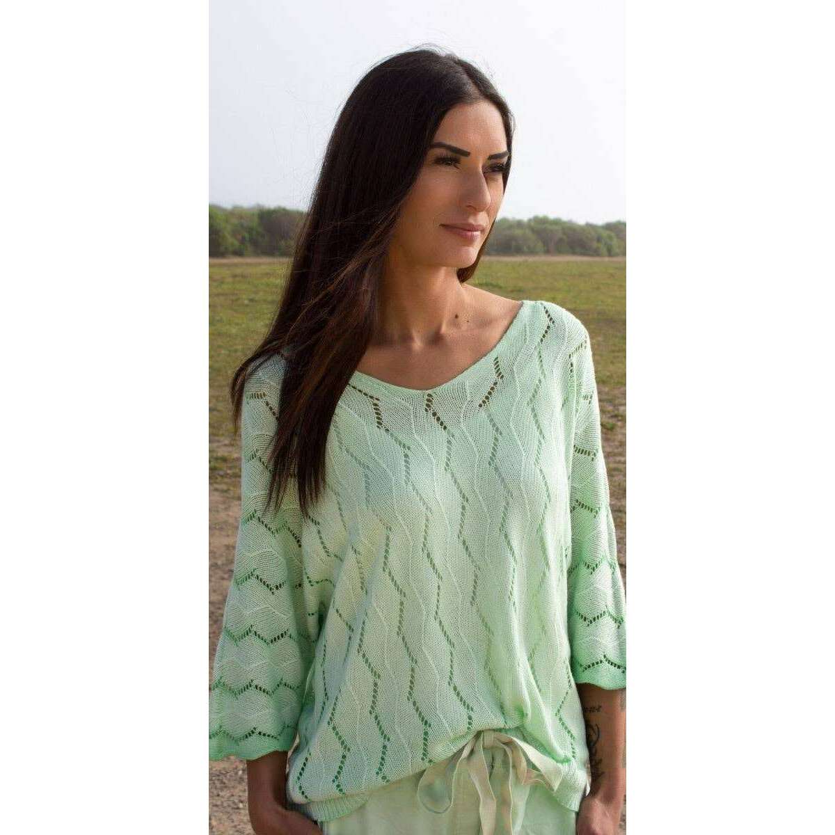 gigi-moda---pienza-knit-top-whiteclothinggigi-modaplum-bottom-35925273